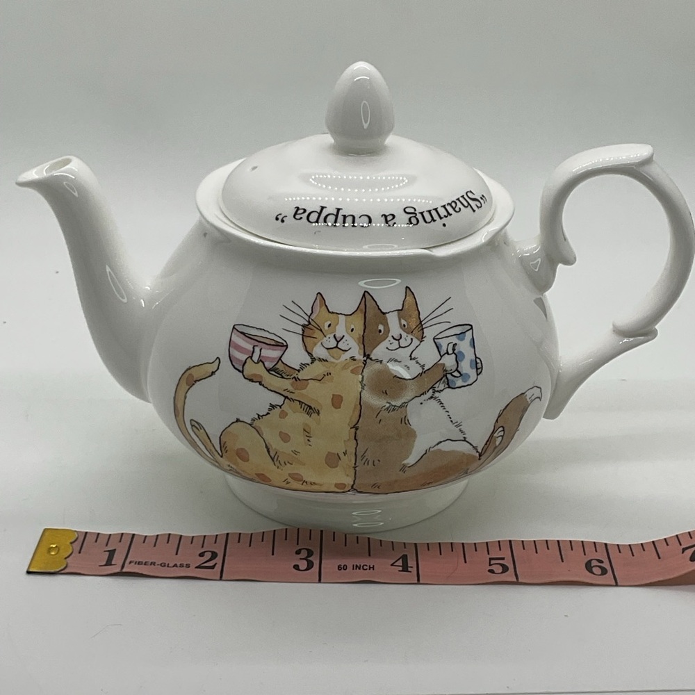 Whittard of Chelsea White Bone China Teapot with Cat Design - Picture 3 of 9